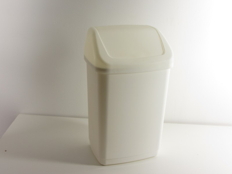 Műanyag billenős szemetes kuka 25 liter