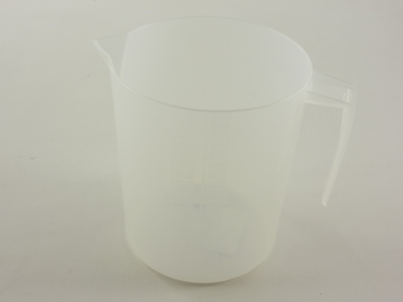 Műanyag mércés kancsó 1,5 liter - Veca